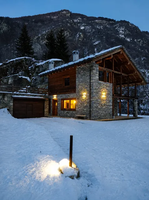 Chalet Walser | 2,500 m² of nature and privacy - Image 1
