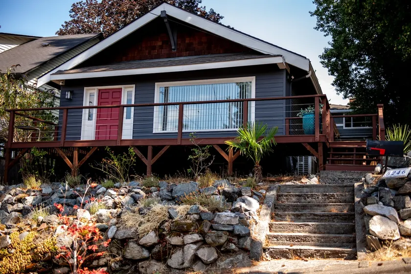 Modern 2BR Home (Upstairs Unit) + Private Patio. - Image 1