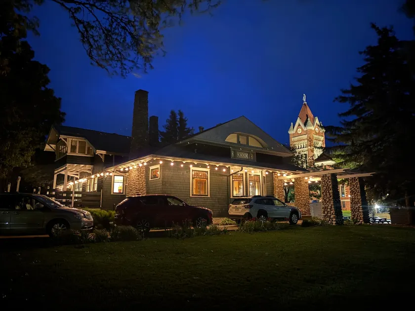 Short's Arts and Crafts Home - Image 1