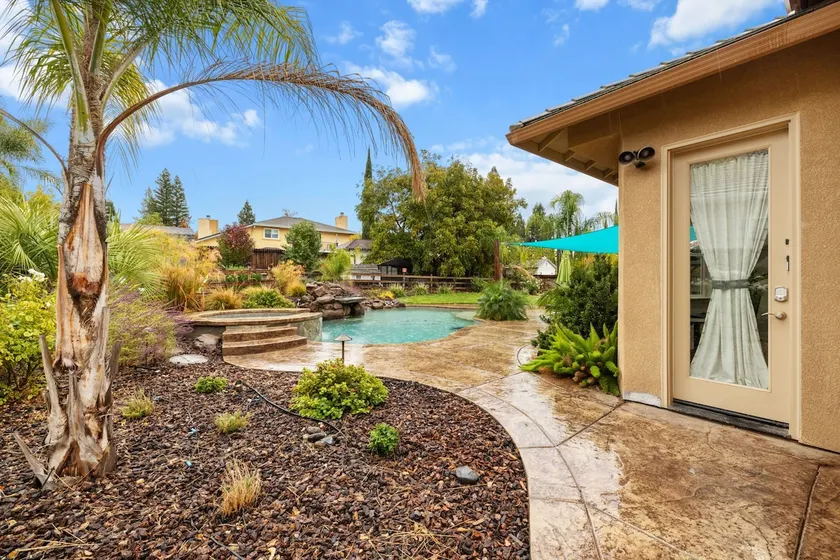 Tranquil Retreat: Pool, Spa, Firepit, Peloton, WFH - Image 1