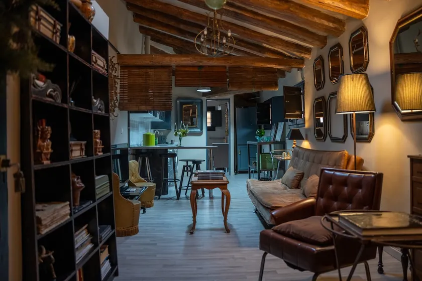 COZY STUDIO Historic Building Pza del Pilar - Image 1