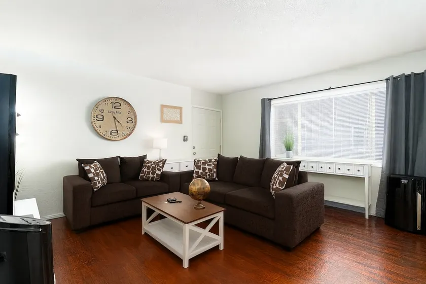 #2 Spacious 2BR • Near DTLA •Beaches •Free Parking - Image 1