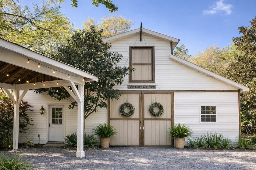 Renovated barn with kayak access, pet-friendly! - Image 1