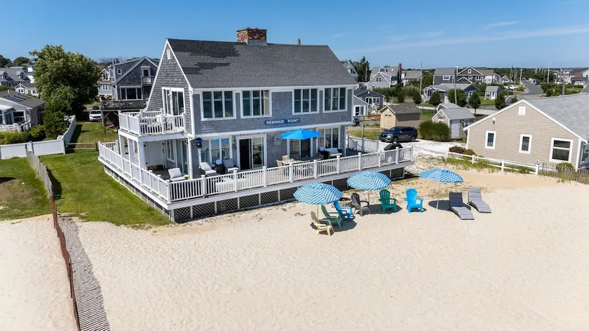 Cape Cod Bay Home w/ Deck + Private Beach Access - Image 1