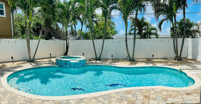 Openings for the FIFA World Cup at the Blue Wave Beach Home! - Image 1