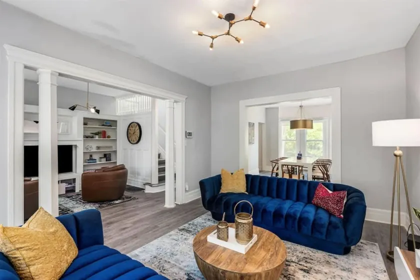 5BR - 12 Mins to Downtown 6 Queens + Free Parking - Image 1