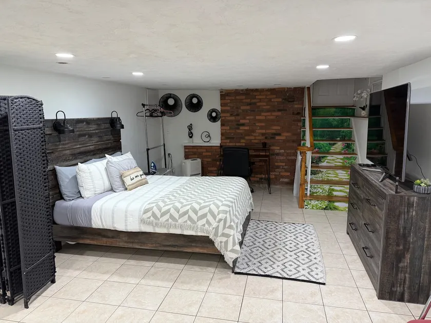 World Cup 2026 Revere Beach 1BR Boston Stay - Image 1