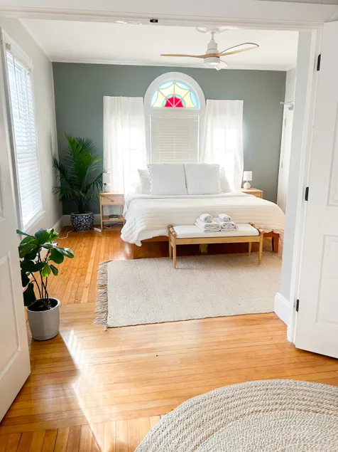 First Floor Portland Condo 3 Bed 2 Bath + Parking - Image 1