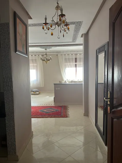 Beautiful spacious apartment - Image 1