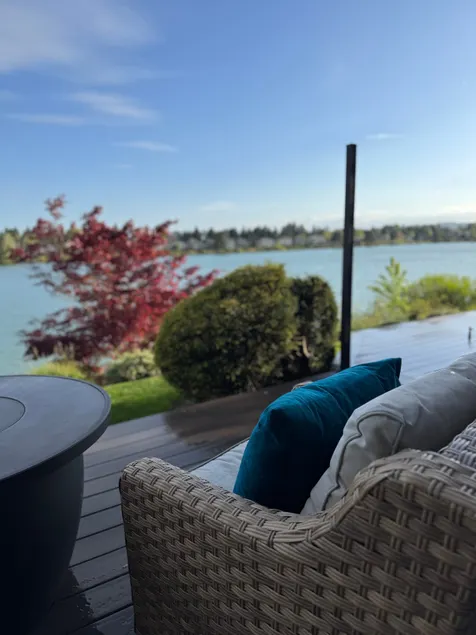 The Lake House New Hot Tub • Firepits • 86” TV - Image 1