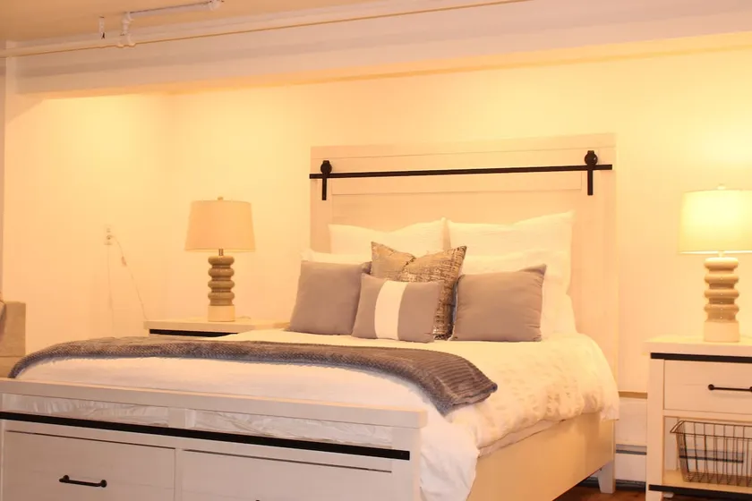 Cozy Studio Suite - Image 1