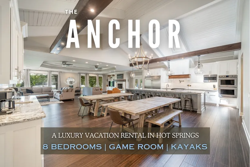 Stunning Luxury Lakefront Lodge! 8 BRs! Sleeps 32! - Image 1