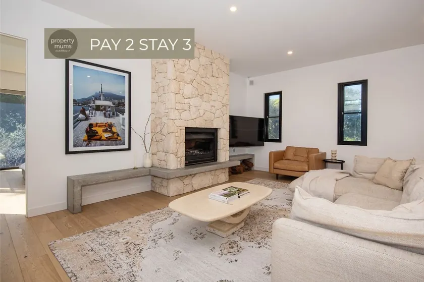 Pet Friendly - Lexicon House with Pool in Blairgowrie - Image 1