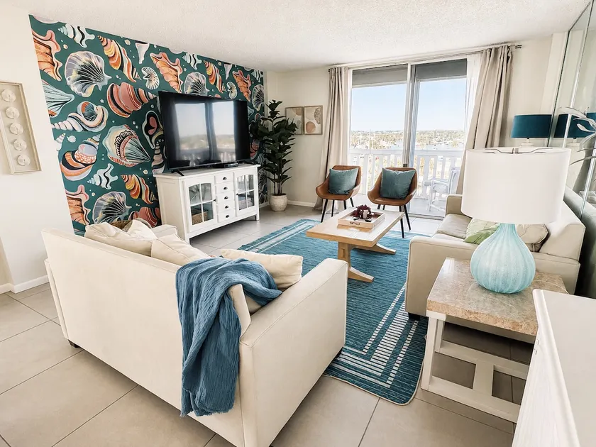 Updated oceanfront 2 br condo. Stunning views! - Image 1