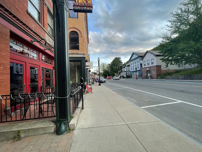 Downtown Adams Vintage Getaway - Image 1