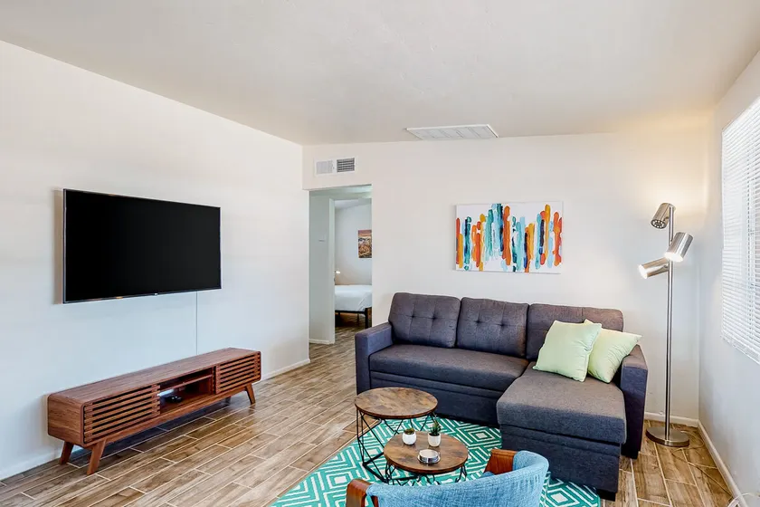 Modern Dog-Friendly | Covered Parking & Pastries! - Image 1