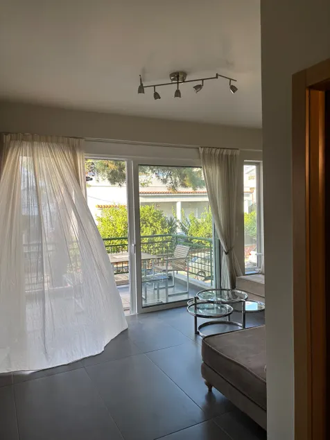 Modern Business Stay|Free Parking|Prime Location - Image 1