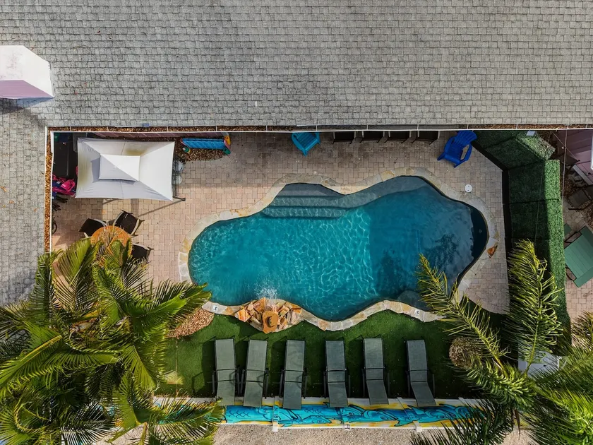 Trendy & Relaxing - Close to Beach - Pool - Hot Tub - Image 1