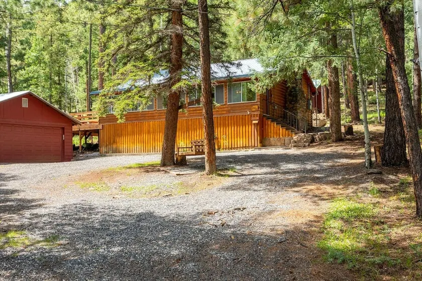 Hillside Hideaway - Image 1