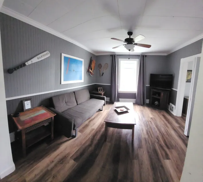 Bright Midland Apartment | 1BR, Full Kitchen - Image 1