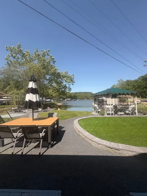 Cozy Cove and Lake house on the 9.5 mm - Image 1