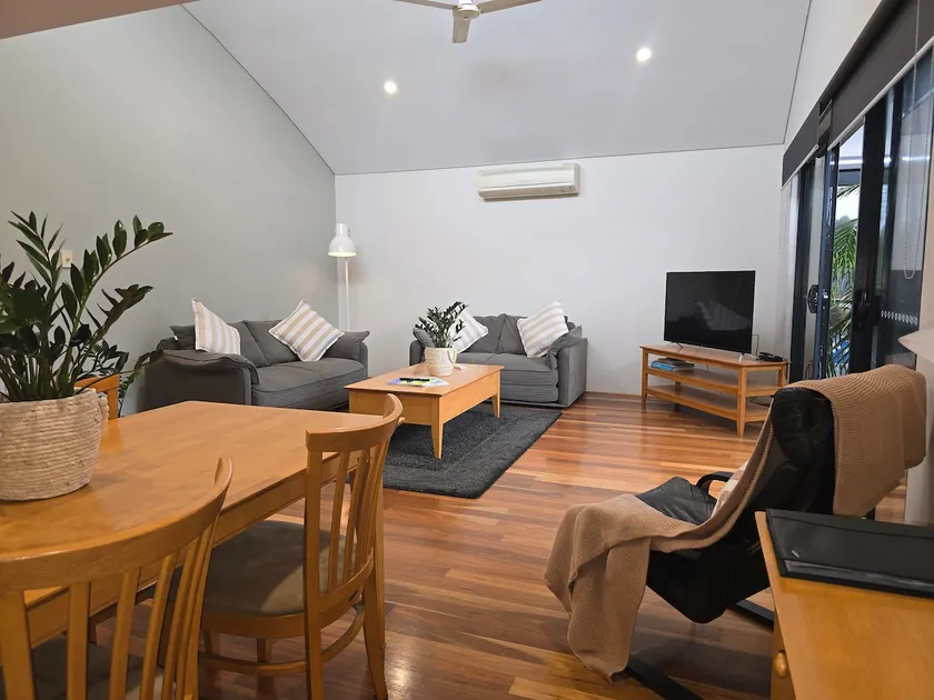 Sunset on Fearn, lovely 2 bedroom apartment - Image 1