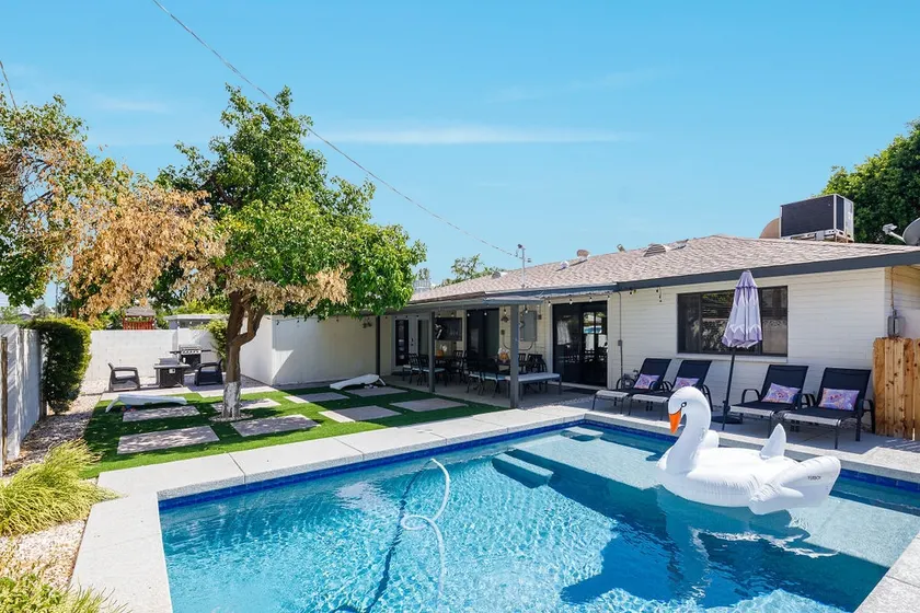 Cascade-Pool&Fire Pit-In Old Town Scottsdale - Image 1