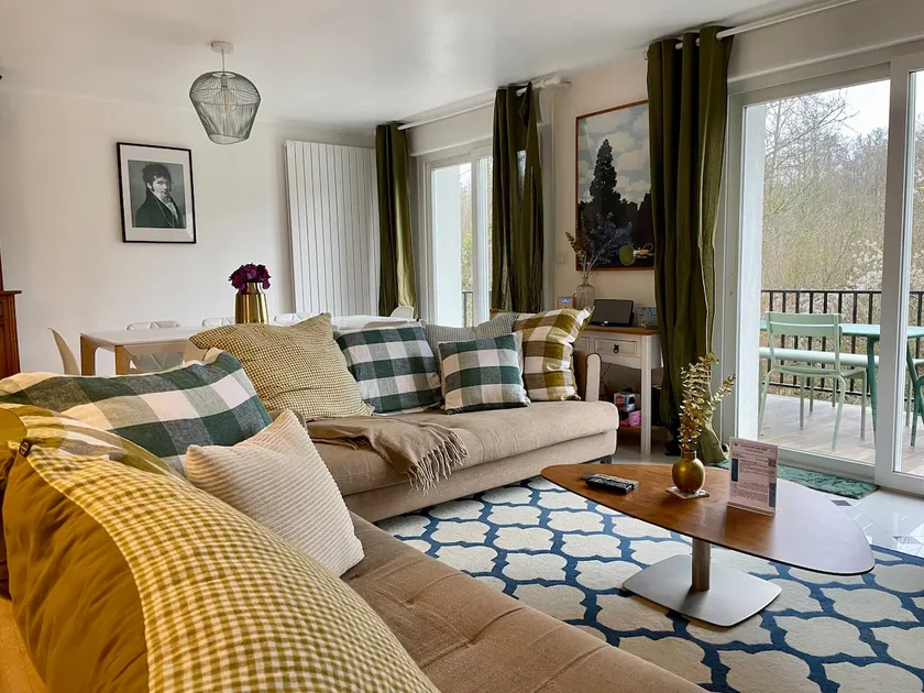 Peaceful haven in Pierrefonds - Image 1