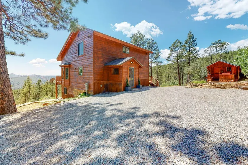 Enchanting 4BR Lakeview | Fireplace - Image 1
