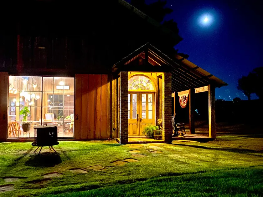 Buster's Barn at Grant Farm - Image 1