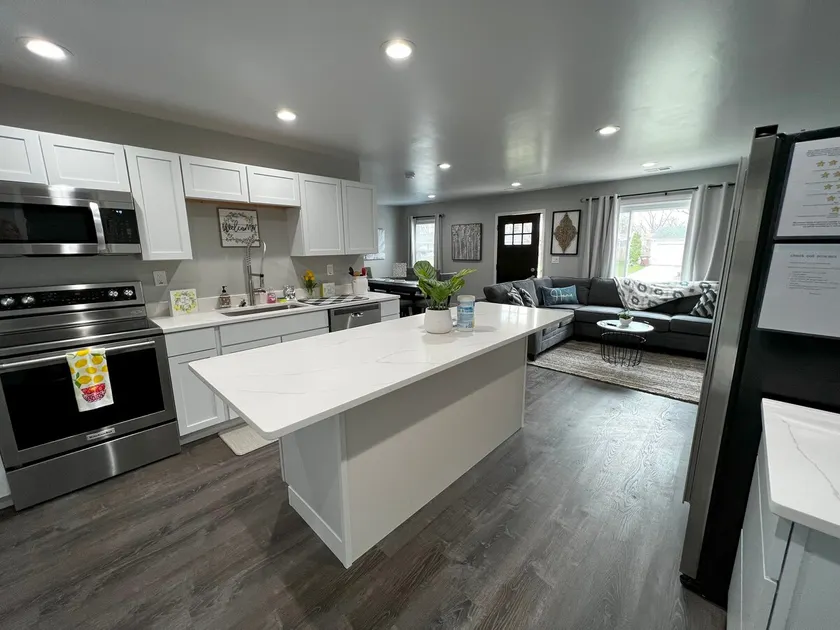 Brand New Mason Home w Luxurious Finishes - Image 1