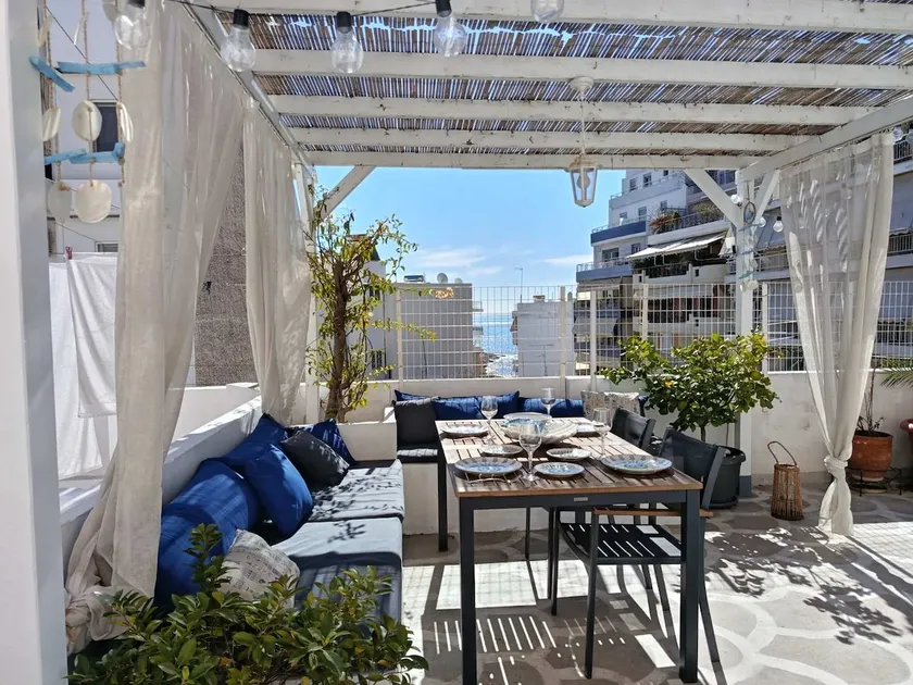 Apartment with terrace in Piraiki - Image 1