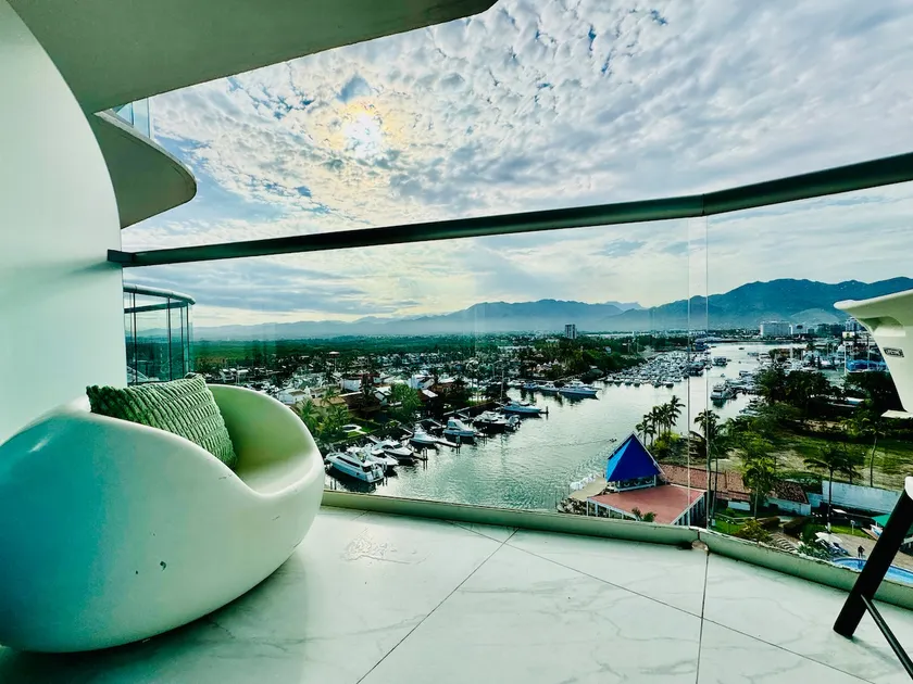 10th Floor, 2br Modern Condo With Insane Views! - Image 1