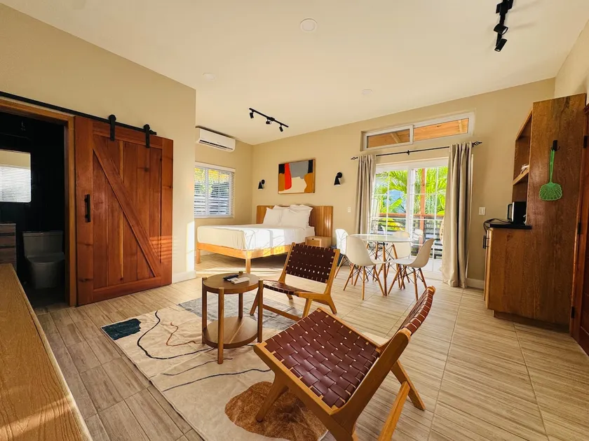 Studio Beach Cabana w/Wifi+Patio+Smart TV+Pool - Image 1