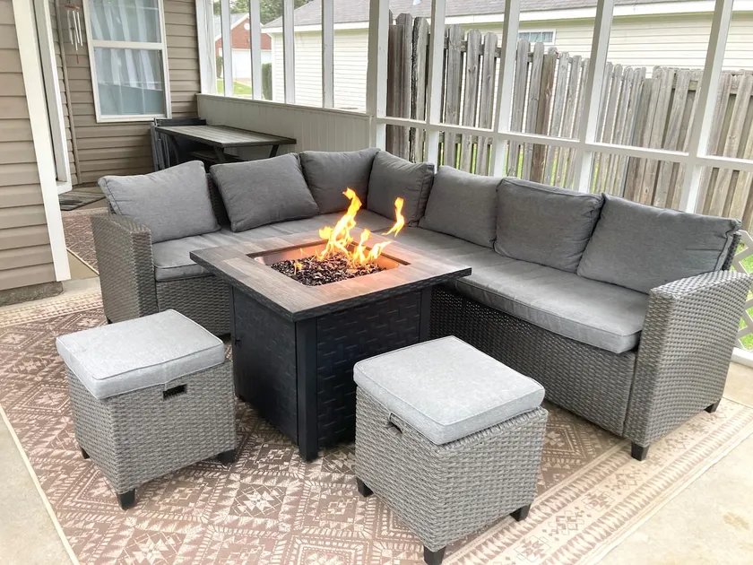 Safe central Aiken | King Bed | Fire Table & Yard - Image 1
