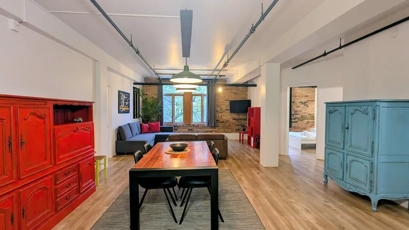 Saint-Roch neighborhood with indoor parking - Image 1