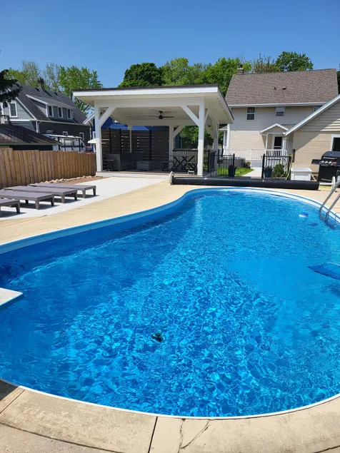 Road America Retreat-4 BDRM-2BA-Hot Tub+Pool - Image 1