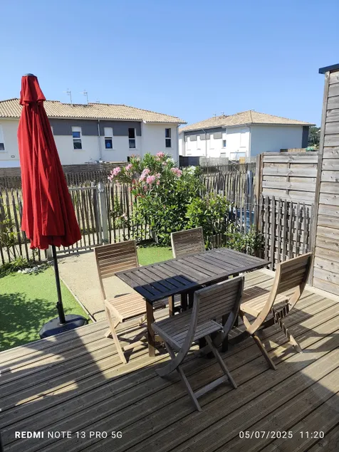 small duplex a stone's throw from the ocean - Image 1