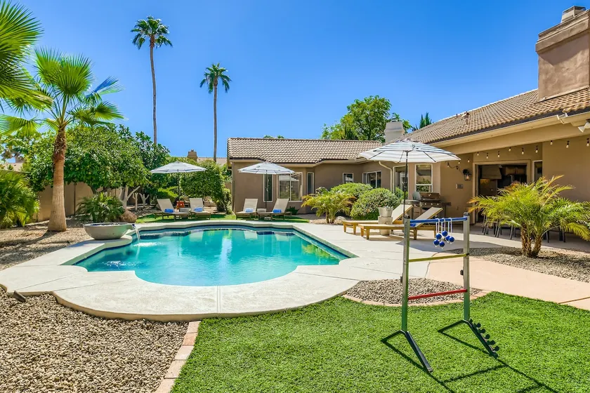 Palm Villa Large 1-Story | Heatable Pool | 4 Kings - Image 1