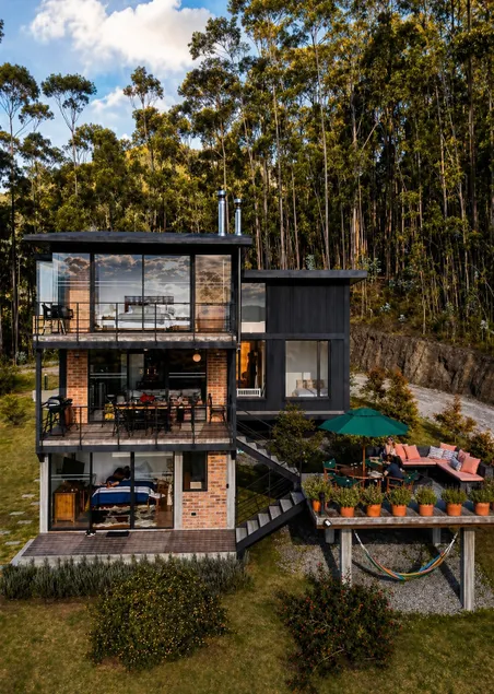 Architect’s home at the Lake - Image 1