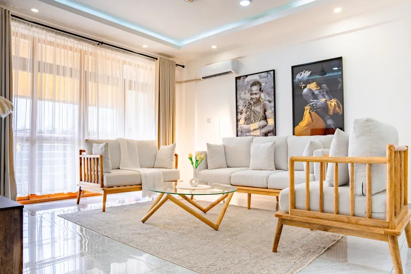 Luxurious ocean breeze 2 Bdrm Apt W/ Pool,AC &Gym - Image 1