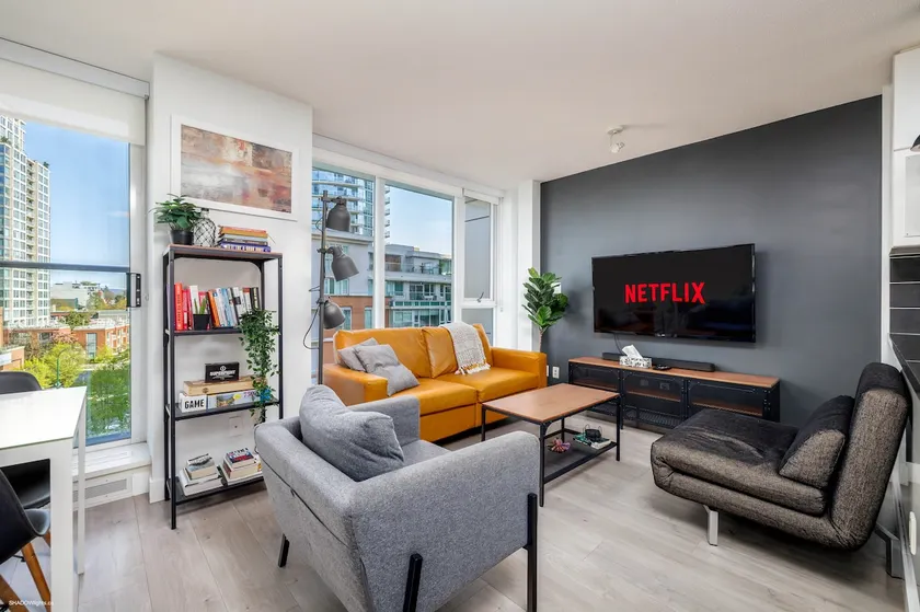 Downtown Luxurious 2BD|Pool |Parking|Hot Tub|Sauna - Image 1