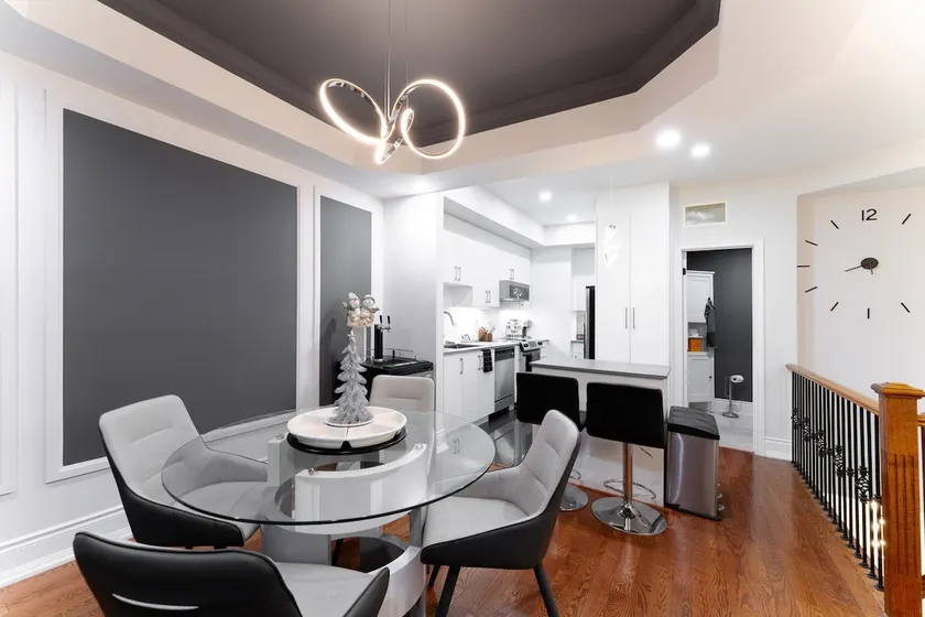6ix Nest: Entire Modern Home - TTC & FREE Parking - Image 1