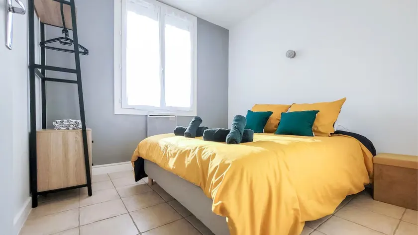 Retro Chic atmosphere-2 rooms-exit A12-Free parking - Image 1