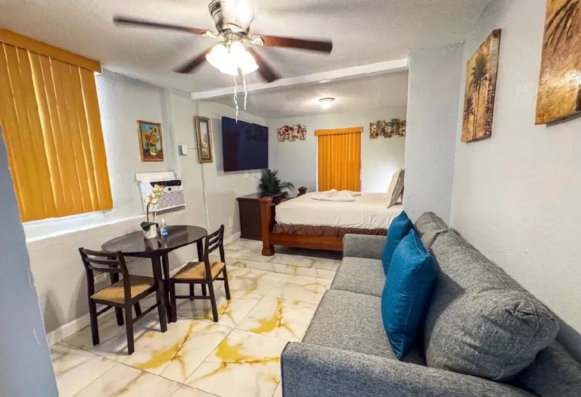 Beautiful Private Studio 123 - Image 1