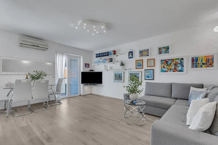 4 bedroom beautiful home in Brela - Image 1