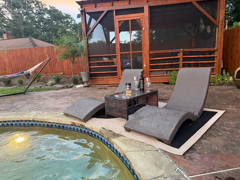 Adorable one bedroom/bath guest house with pool. - Image 1