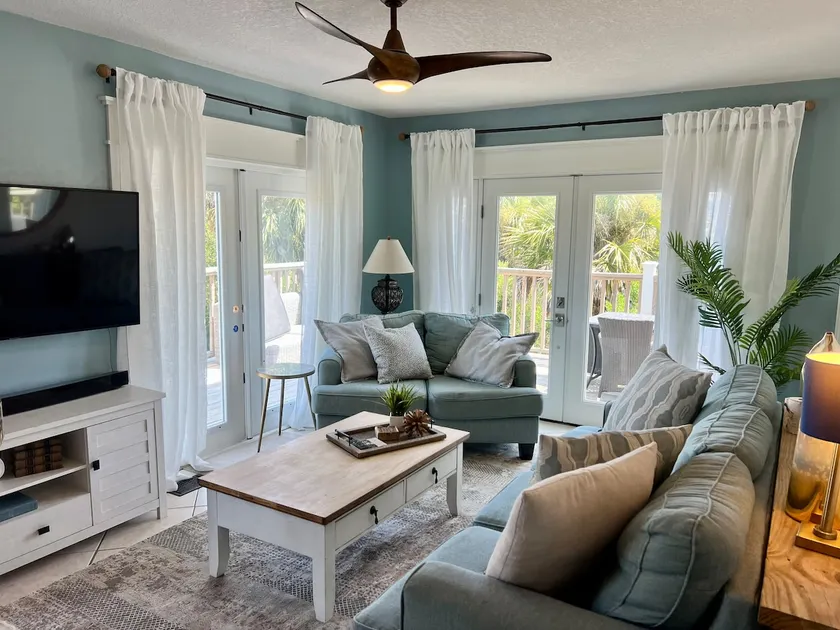 Oceanside Breeze & Views for the Family - Image 1