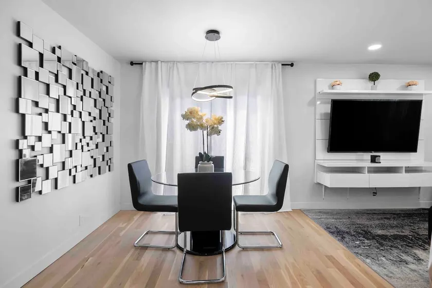 Elegant Modern 2BR Escape with Secure Garage - Image 1