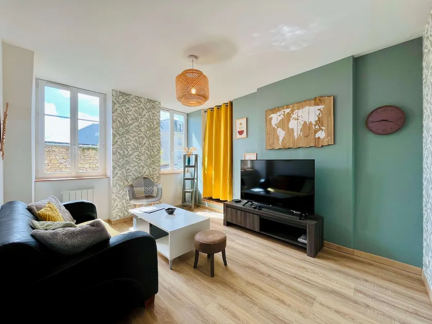 Le Duplex des Arcades Apartment in the city center - Image 1